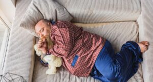 Apprenez à gérer votre stress avec l'hypnose pour un sommeil profond et réparateur. Conseils pratiques ici.